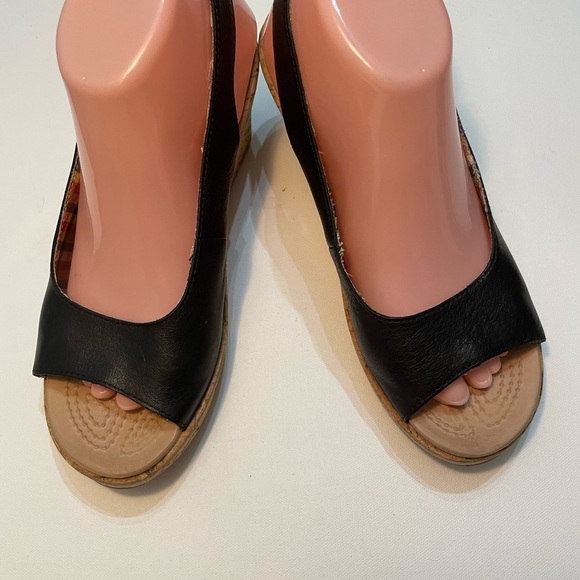 CROCS Black Wedge Sandals Size 9W SB-Y - Picture 2 of 8
